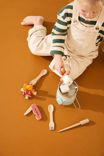 Wooden camping cooker set - Kid's Concept